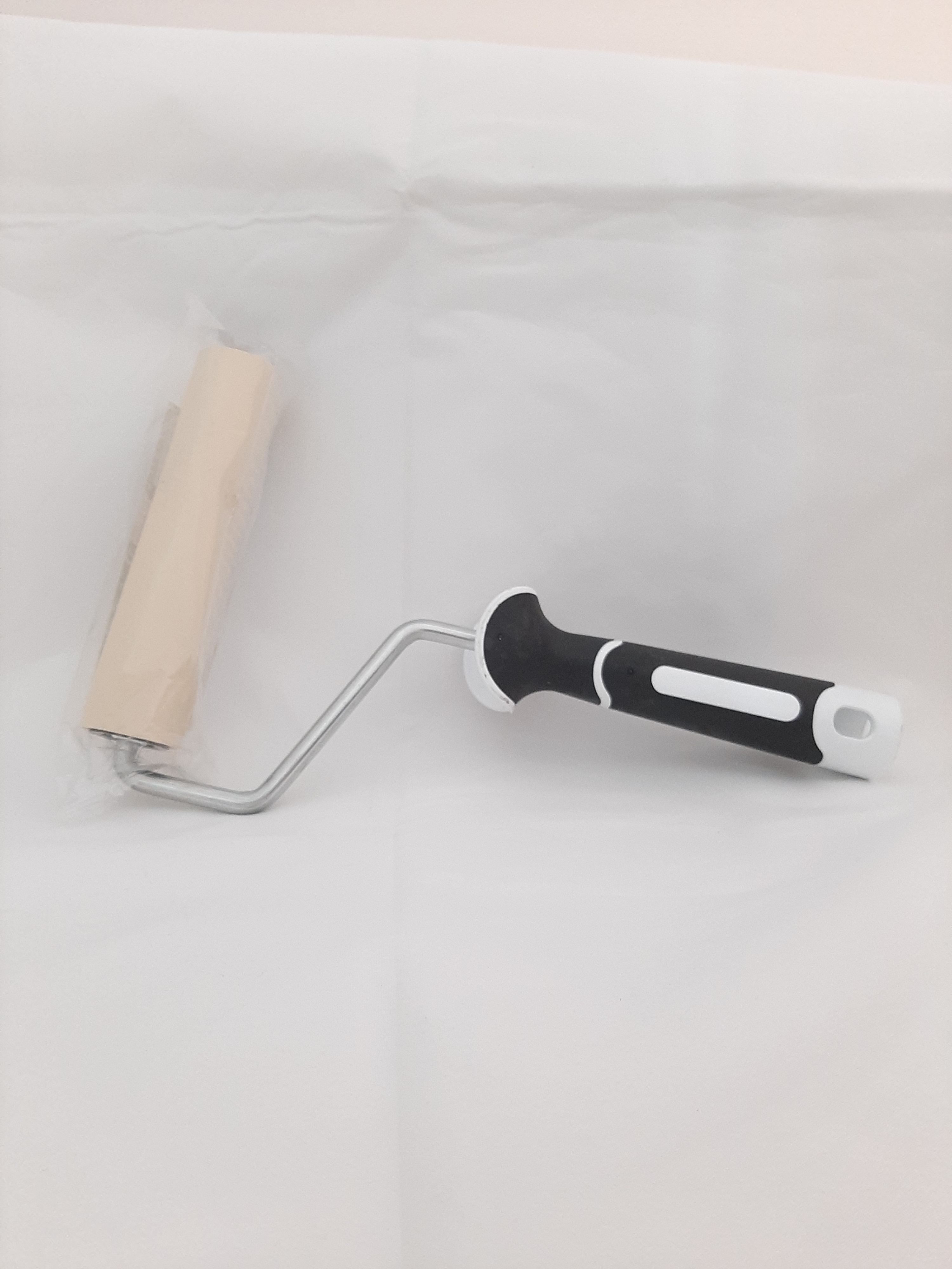 Валик д/прикатки обоев белый, пенополиуретановый 150 мм(13)